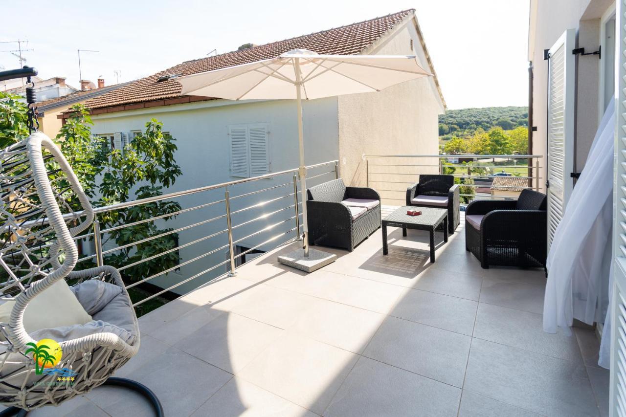 Villa Green Palm Врсар Экстерьер фото